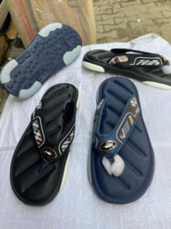 Casual Flip-Flop Sandals with Padded Strap and Ergonomic Footbed