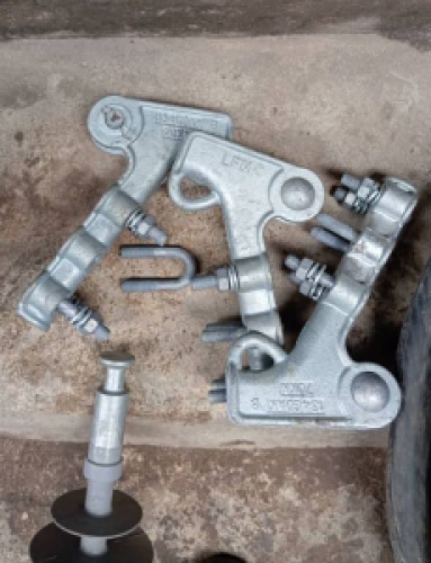 Heavy-Duty Suspension Clamp for Overhead Line Installation