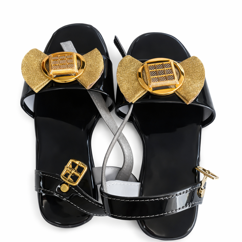 Women Flat Open Toe Sandals with gold Buckle Strap