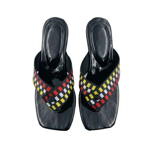 Womens Checkered Pattern Thong Sandals with Glossy Finish