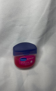 Vaseline lip therapy