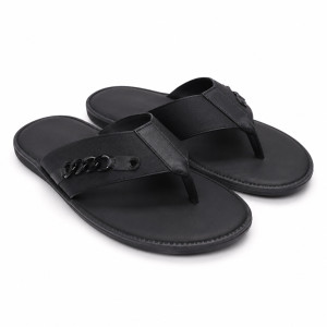 Luxury  Black Chain Accent Leather Flip Flop  Sandals