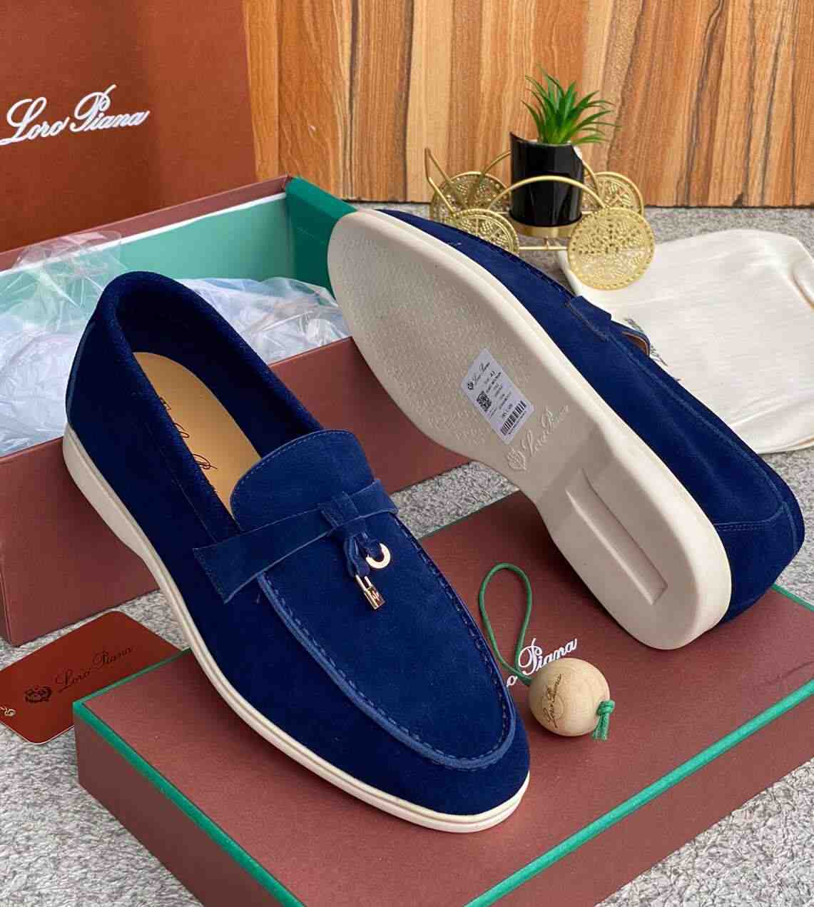 Shoe