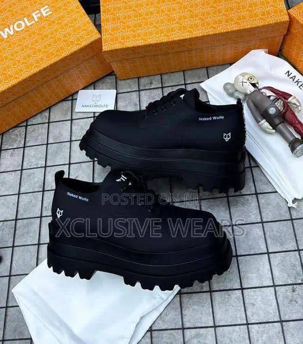 Shoe