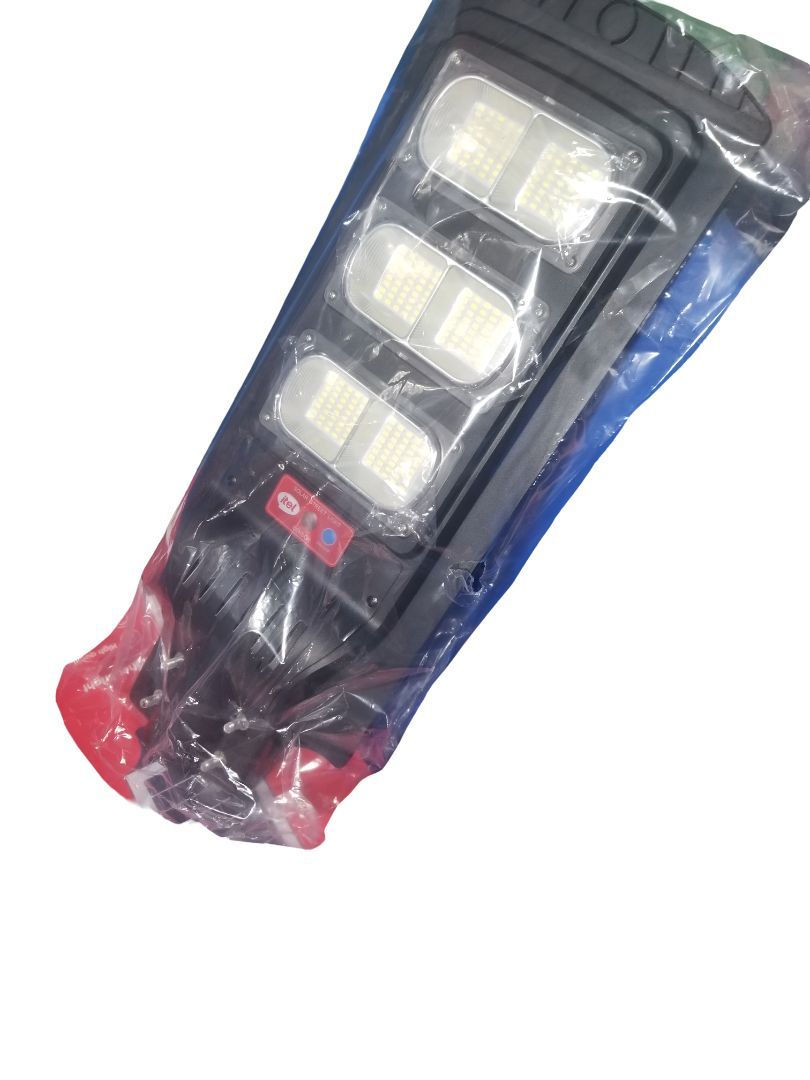 Itel 150W Solar Street Light with 12 Hours Battery Life