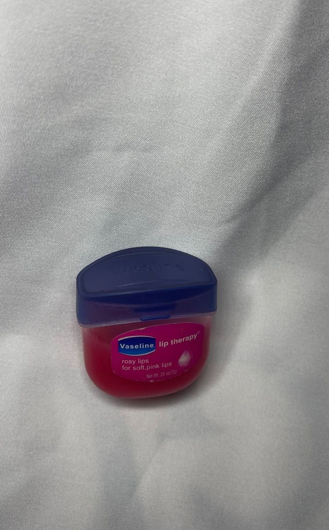 Vaseline lip therapy