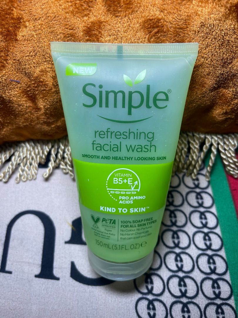 Simple refreshing facial wash
