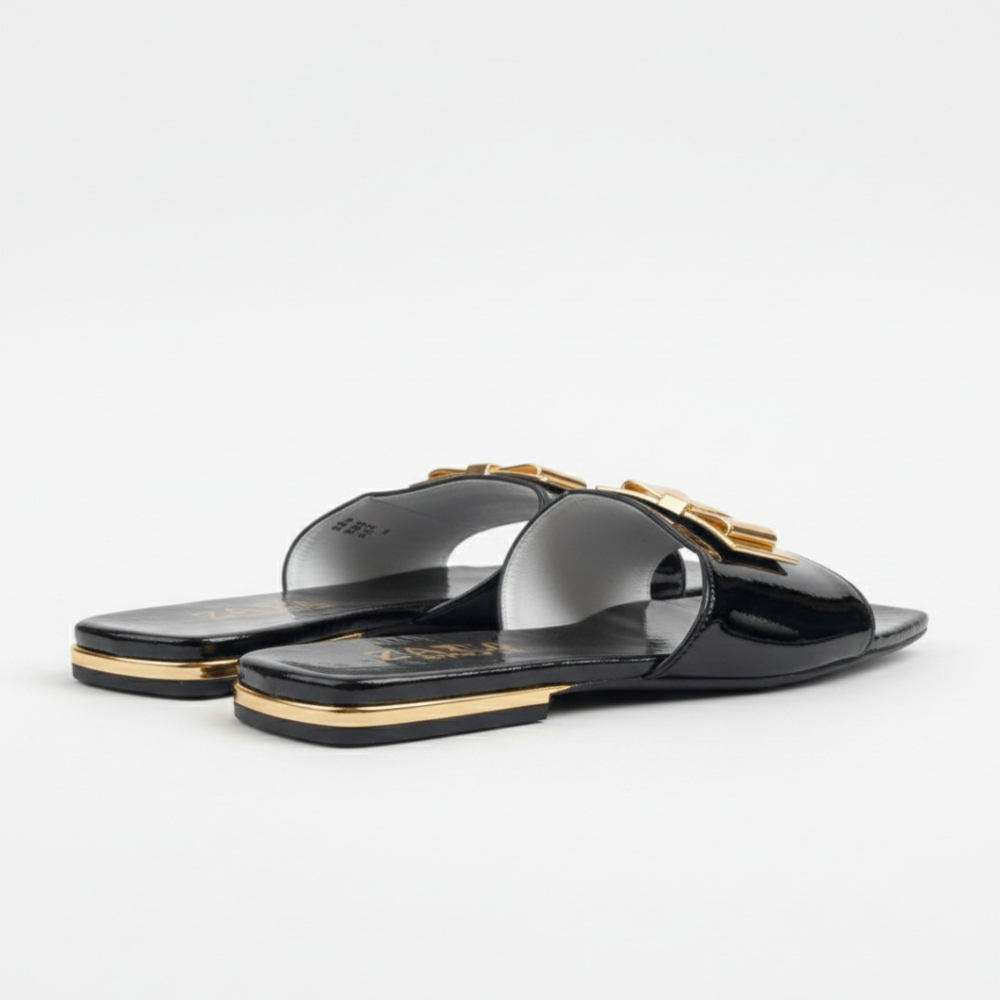 Women Flat Open Toe Slides with Glossy Finish and Metal Accent