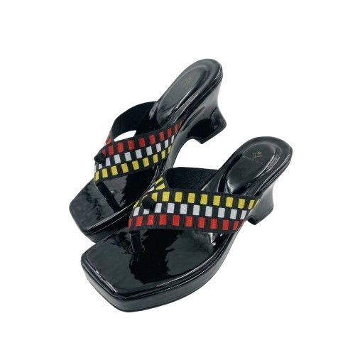 Womens Checkered Pattern Thong Sandals with Glossy Finish