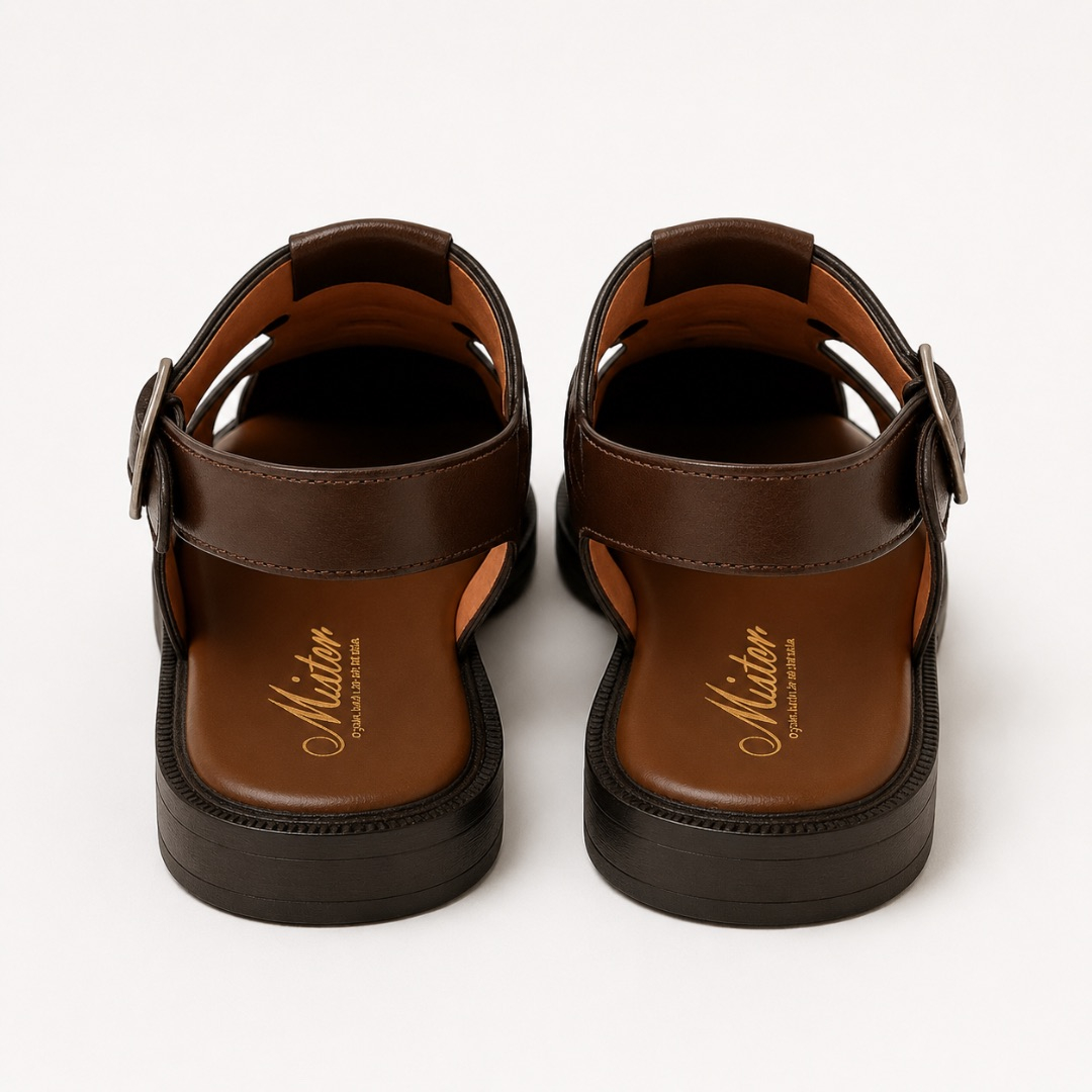Quality men Closed Toe leather sandals