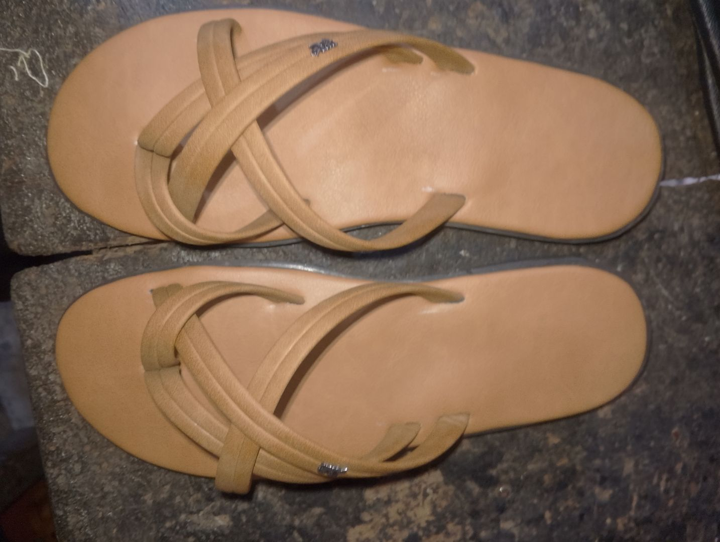 Mens Casual Tan Thong Sandals with Cross Straps